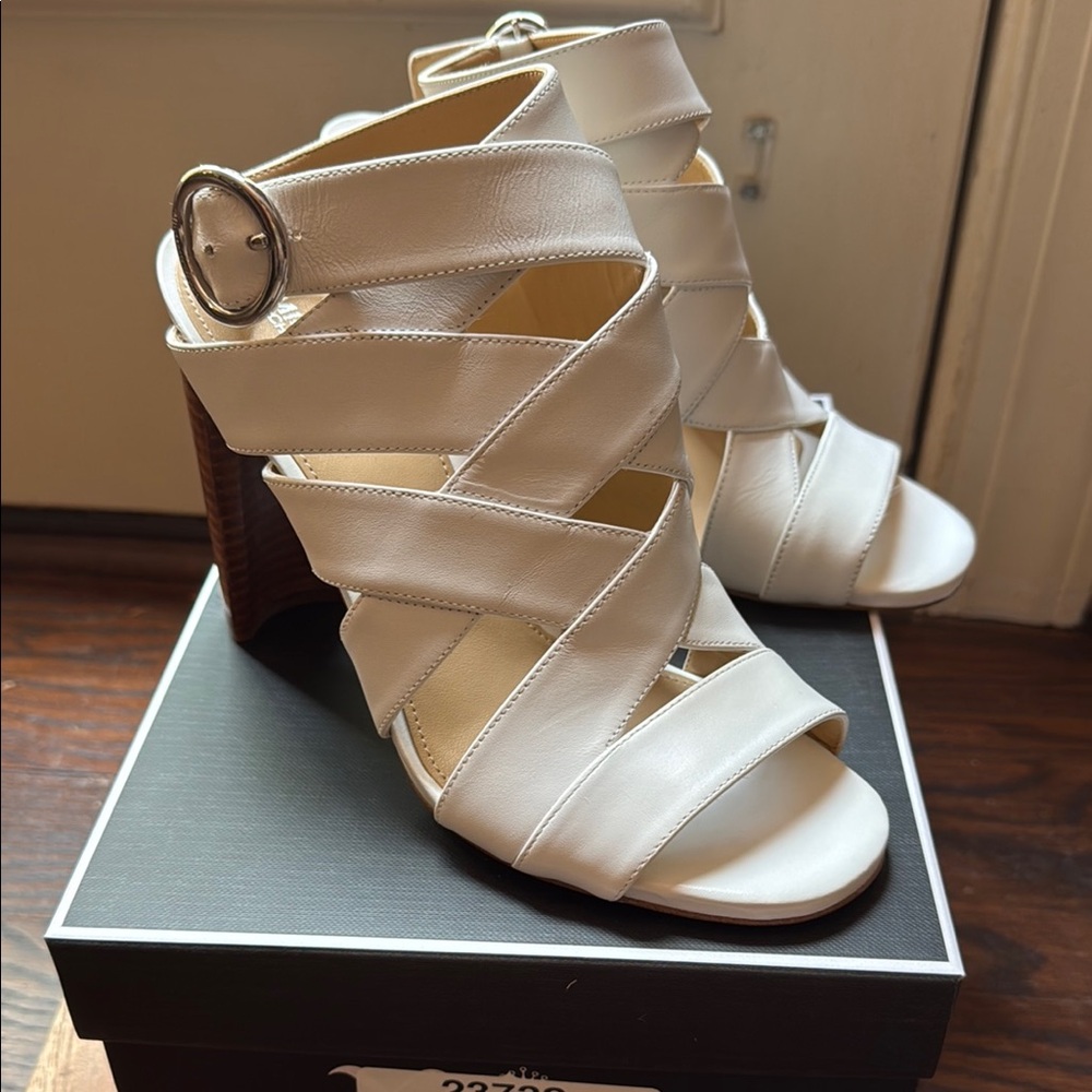Michael Kors Elegant White Strappy Heeled Sandals